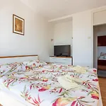 Apartment Mira 