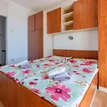 Apartment Mira 