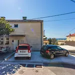 Apartment Mira 